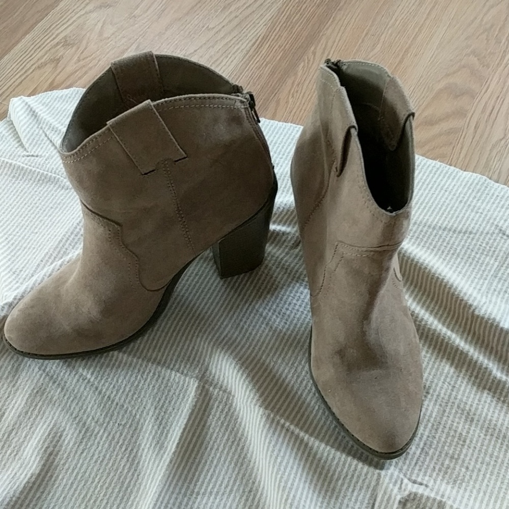 Soft tan, ankle booties
